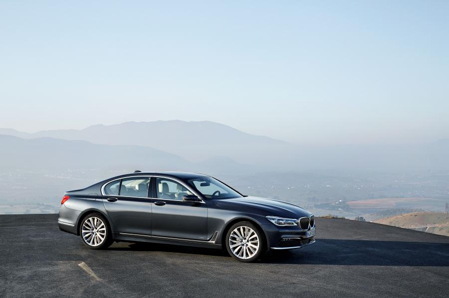  BMW 730d 2015 года  (фото 5 из 12)